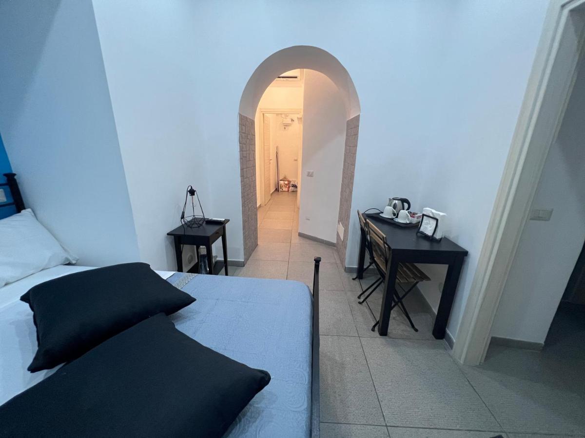 Apartment In The Center เนเปิลส์ ภายนอก รูปภาพ