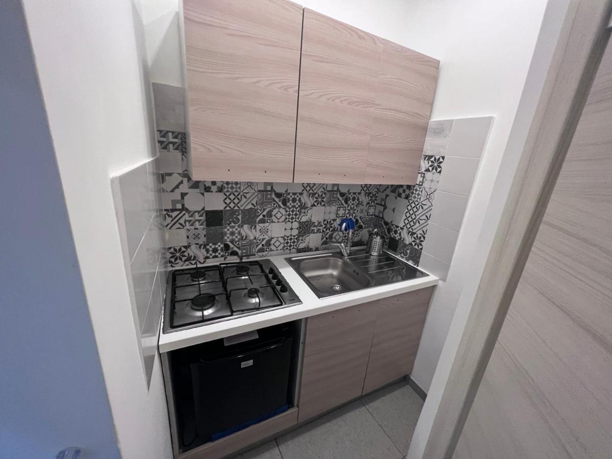 Apartment In The Center เนเปิลส์ ภายนอก รูปภาพ